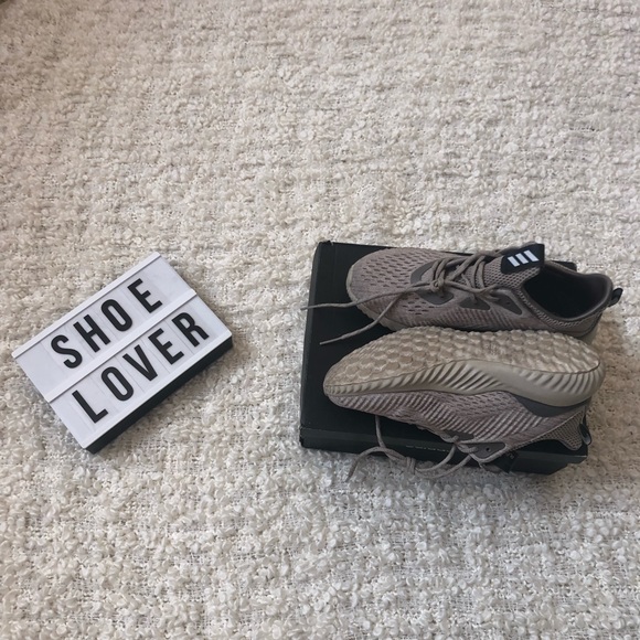 Adidas Alphabounce em W US Size: 6 1/2 UK Size: 5 - Picture 2 of 7